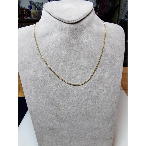 403 - A 9ct yellow gold curb link chain in excellent clean condition and ready to be used with no damage. ... 