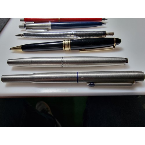 376 - A large collection of various vintage pens to include a cased set of Papermate pens, a cased Parker ... 