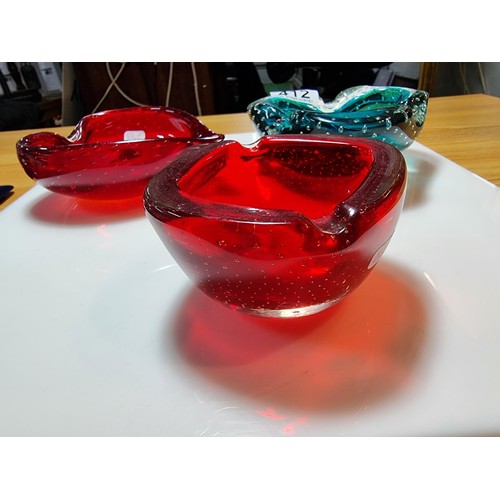 412 - A collection of 3x good quality vintage 1970's genuine Murano glass ash trays all with air bubble de... 