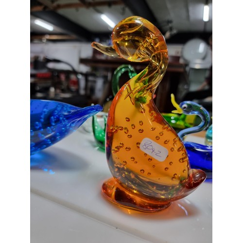 413 - A large collection of 10x various good quality model art glass birds. To include a rare vintage Whit... 