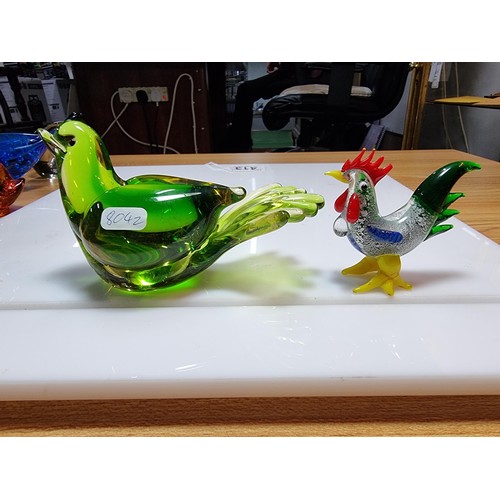 413 - A large collection of 10x various good quality model art glass birds. To include a rare vintage Whit... 