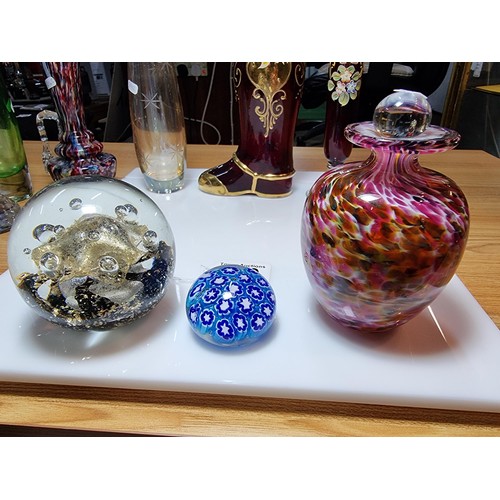 420 - A large collection of 10 pieces of good quality art glass to include 2 glass paperweights, a Murano ... 