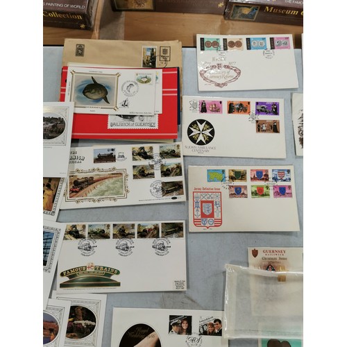 301 - Large quantity of British stamp presentation pack with stamp silks along with  a large quantity of v... 