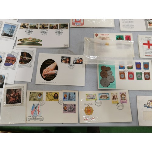 301 - Large quantity of British stamp presentation pack with stamp silks along with  a large quantity of v... 