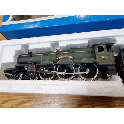 20 - A boxed Airfix Pendennis castle locomotive and tender BR 4-6-0 in excellent clean condition, looks t... 