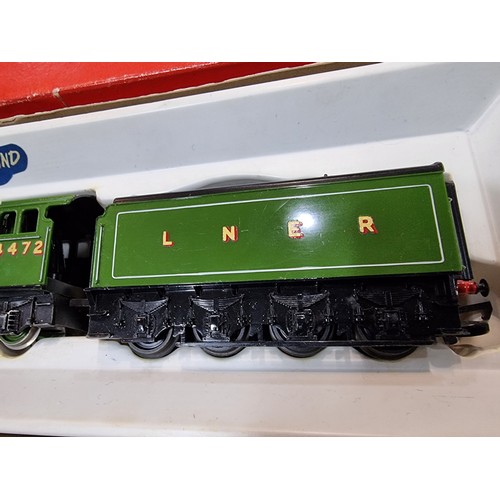 22 - A boxed Hornby R855 LNER Flying Scotsman locomotive and tender 4472 with exhaust steam sound in exce... 