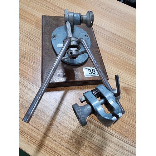 38 - A good vintage watch makers /crafting vice in good clean condition with a small vice fitted to one e... 