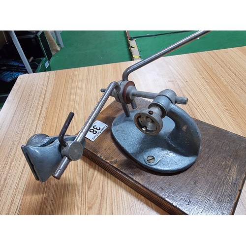 38 - A good vintage watch makers /crafting vice in good clean condition with a small vice fitted to one e... 