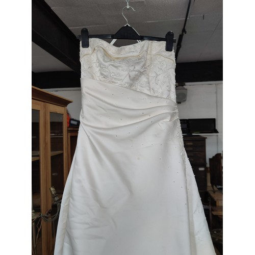 93 - A quantity of 6x various wedding dresses, some new with tags to include some good brand names, inclu... 