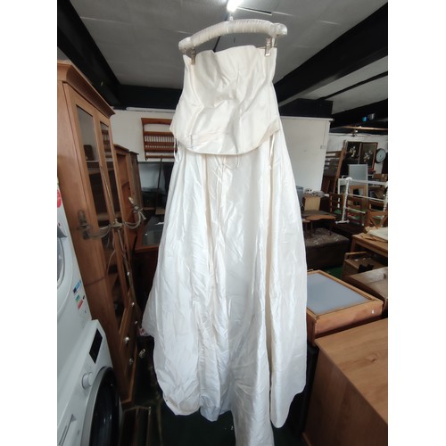 93 - A quantity of 6x various wedding dresses, some new with tags to include some good brand names, inclu... 