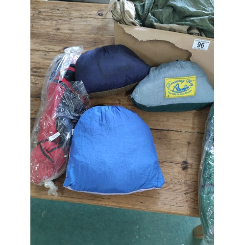 96 - A box containing a quantity of 8 hammocks of varying sizes includes 1 new and sealed.