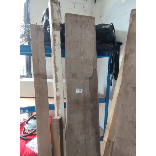 125 - Qty of good solid timer lengths inc. 2 scaffold type boards etc 2m tall