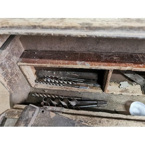 178 - Vintage carpenters chest in good order complete with tools inc augers, set square, slate hammer, pla... 