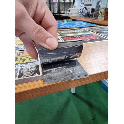 25 - A quantity of vintage football ephemera to include 6x rare daily mirror goal action replay flip book... 