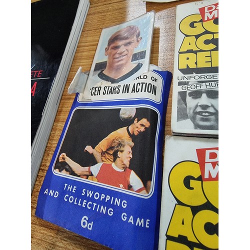 25 - A quantity of vintage football ephemera to include 6x rare daily mirror goal action replay flip book... 