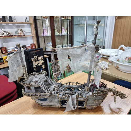 37 - A large impressive Mega Bloks Pirates of the Caribbean. Dread Eye's Phantom Ghost Balleon Pirate Shi... 