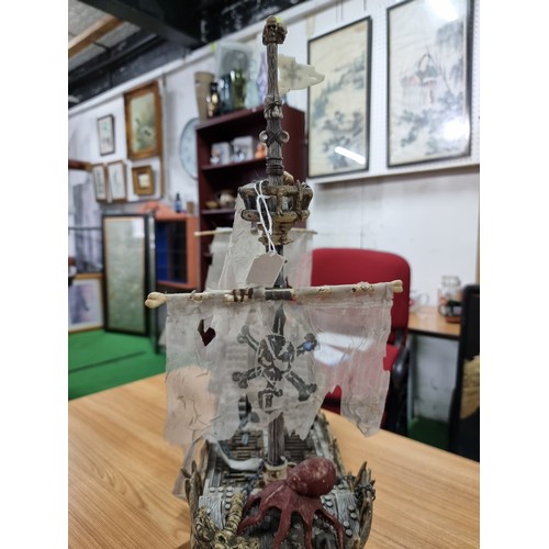 37 - A large impressive Mega Bloks Pirates of the Caribbean. Dread Eye's Phantom Ghost Balleon Pirate Shi... 