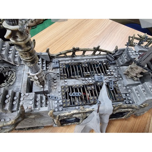 37 - A large impressive Mega Bloks Pirates of the Caribbean. Dread Eye's Phantom Ghost Balleon Pirate Shi... 