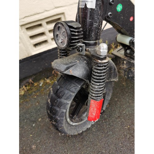 187 - Ienyrid M4 Pro electric scooter, comes with key & charger fold for ease of storage it does light up ... 
