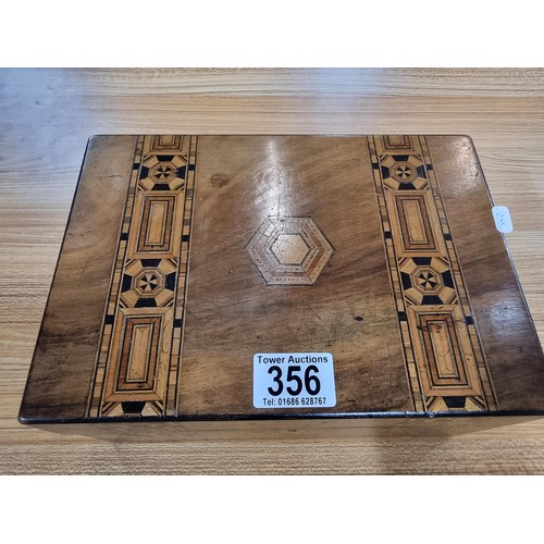 356 - A good antique solid mahogany box inlaid with marquetry work, in good condition, height of 12cm, len... 