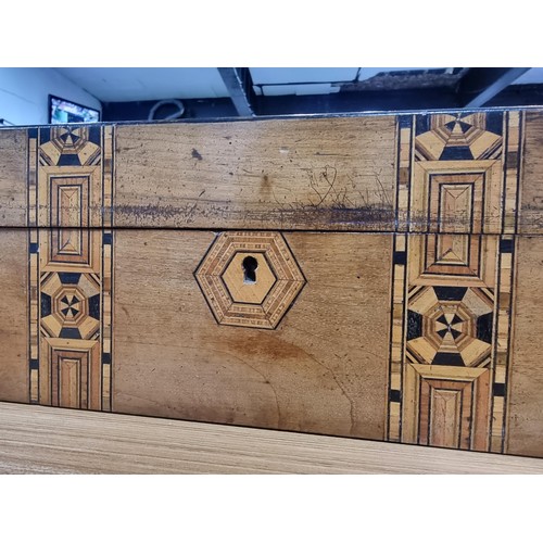 356 - A good antique solid mahogany box inlaid with marquetry work, in good condition, height of 12cm, len... 