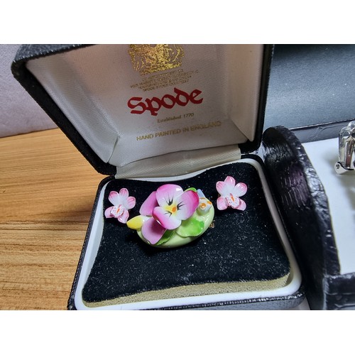397 - A quantity of costume jewellery including a Spode brooch and earring set in good condition with no d... 