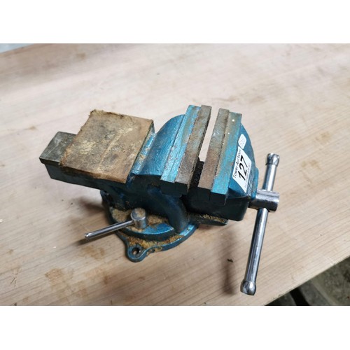 127 - Powerfix profi bench vice in good order