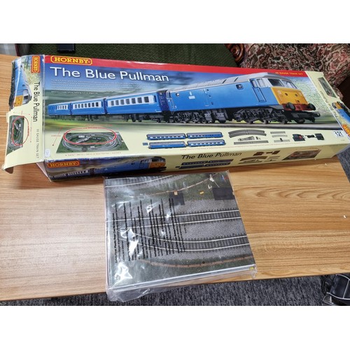 121 - A brand new in box Hornby R1093 The Blue Pullman train set, never had any use.