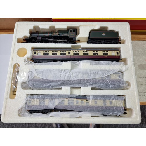 125 - An as new Hornby R2133M Sudeley Castle train pack limited edition with COA No 1241/1500, only been u... 