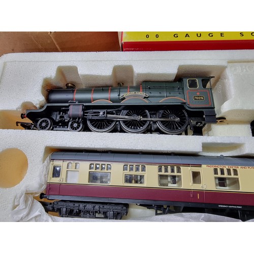 125 - An as new Hornby R2133M Sudeley Castle train pack limited edition with COA No 1241/1500, only been u... 