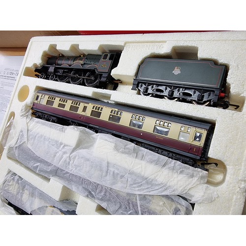 125 - An as new Hornby R2133M Sudeley Castle train pack limited edition with COA No 1241/1500, only been u... 