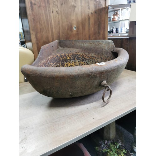 69 - Vintage cast iron wall mounted drinking trough ideal for a planter, has a crack to the side as shown... 