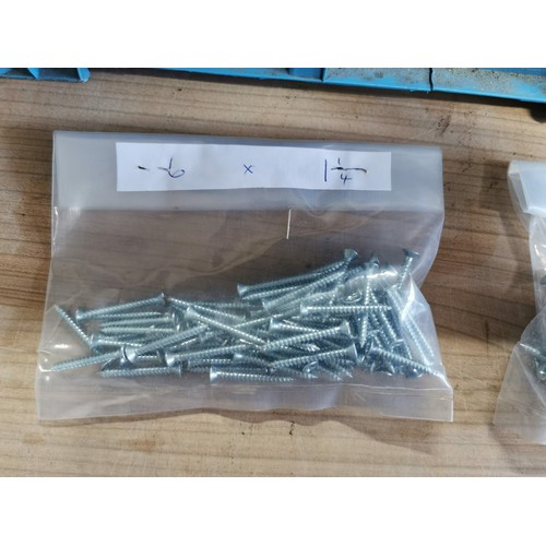 82 - 3x crates inc a large quantity of Approx 100x bags of 1.25 inch screws