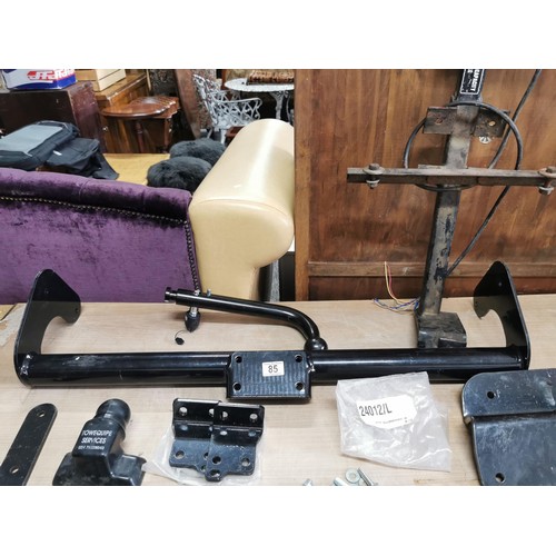 85 - Complete pickup tow bar kit will fit a Mitsubishi pick up may fit other pick ups complete with brack... 