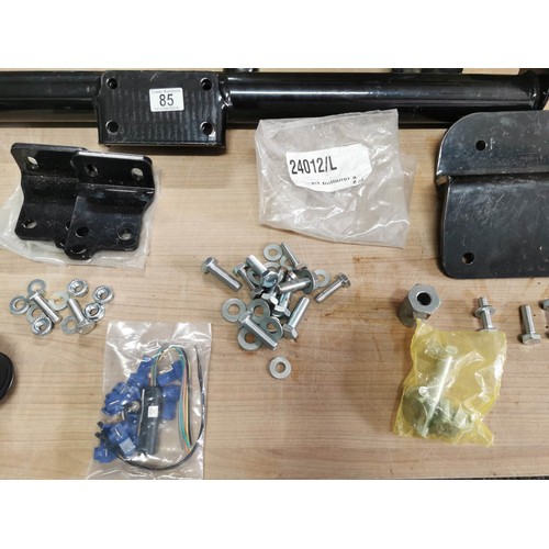 85 - Complete pickup tow bar kit will fit a Mitsubishi pick up may fit other pick ups complete with brack... 