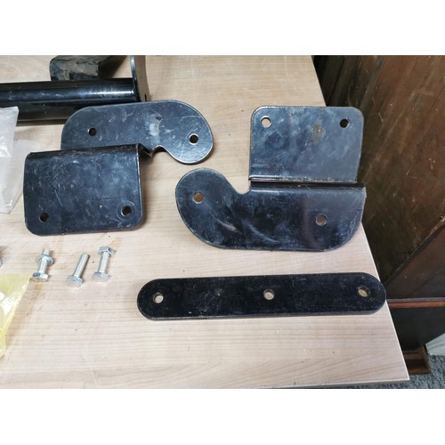 85 - Complete pickup tow bar kit will fit a Mitsubishi pick up may fit other pick ups complete with brack... 