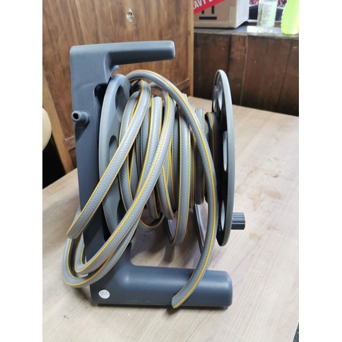 93 - 20m Hozelock wall mountable reel with hose