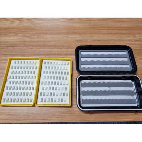 160 - A quantity of 6x good quality fly boxes to include 4 good double sided wooden fly boxes and 2 plasti... 