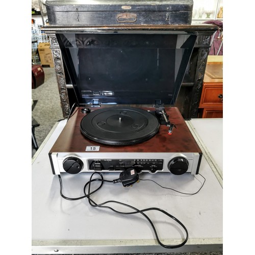 15 - Modern table top turn table and 2 band radio FM/AM,  complete with power cable, Model MT-PH02/D134.1... 