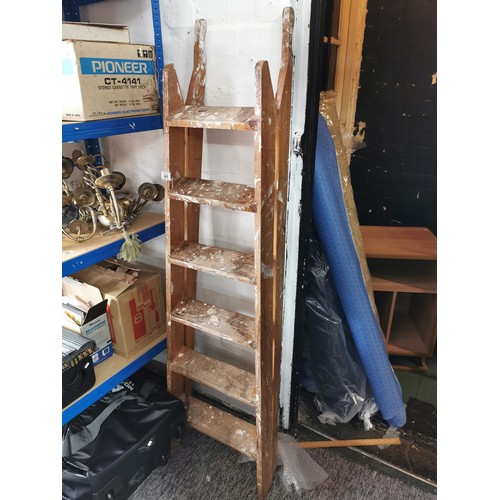 44 - A well made wooden 5 rung step ladder.