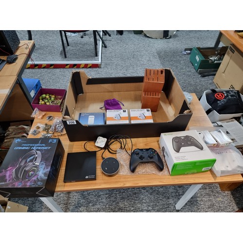 206 - A box of collectable odds to include 2x Xbox 1 controllers (1 boxed) both in excellent condition, a ... 