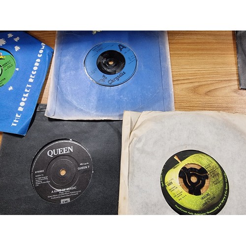 211 - A box full of various 45prm single records to include some good bands and artists, John Lennon, bad ... 