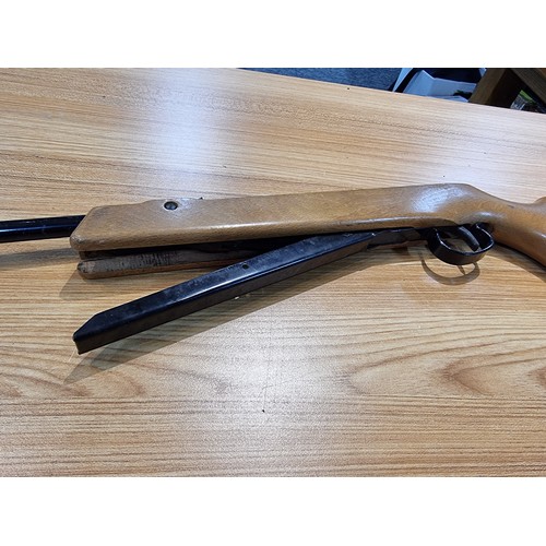 220 - A rare BSA Merlin MK1 .177 junior air rifle dated around the 1960's, in good working order and in ni... 