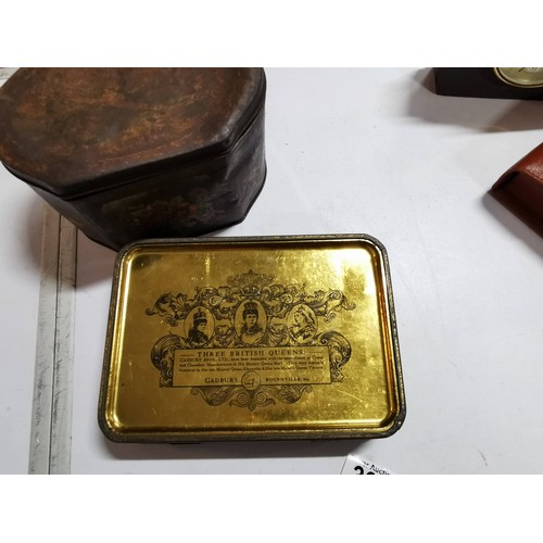 332 - Collection of collectables inc a Blandford slate clock, 2x vintage biscuit tins and a A.G.M gents gr... 