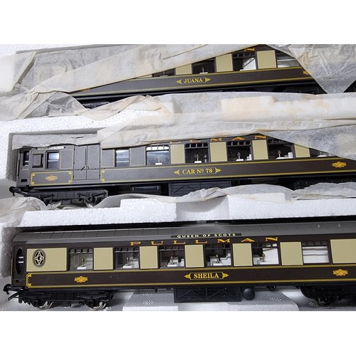 206 - A boxed as new Hornby R1024 Queen of Scots train set which includes 3 Pullman coaches, never had any... 