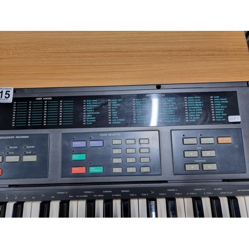 215 - A good quality 1987 Yamaha DSR-1000 keyboard digital with many effects, in full working order, compl... 