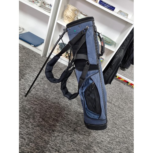 225 - A Hippo free standing golf bag in good condition.