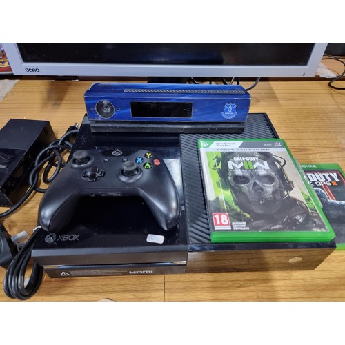 236 - An Xbox One console, an Xbox one gaming console, an Everton Xbox Kinnect, 2 Call of Duty Games (one ... 