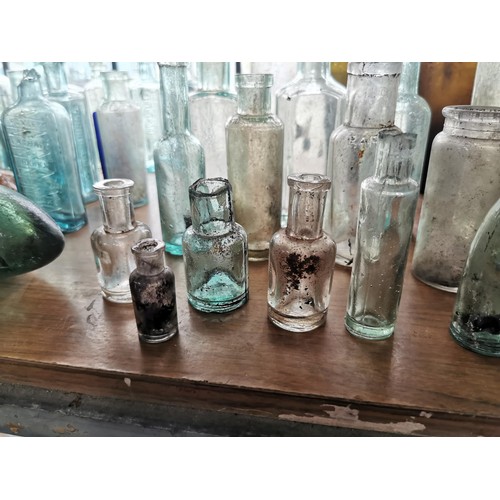 29 - Large collection of approx 31x vintage and antique bottles of various sizes and brands inc imperial ... 