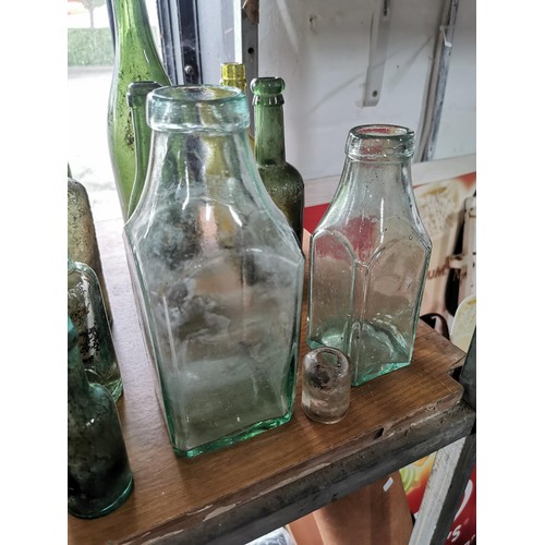 29 - Large collection of approx 31x vintage and antique bottles of various sizes and brands inc imperial ... 